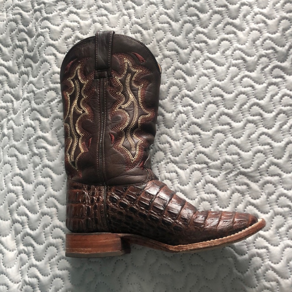 Big bull boots, size 6, made in Mexico